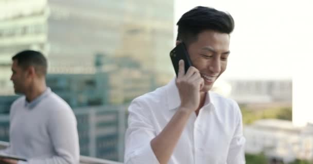 Homme Affaires Appel Téléphonique Réseau Balcon Bureau Dans Stratégie Marketing — Video
