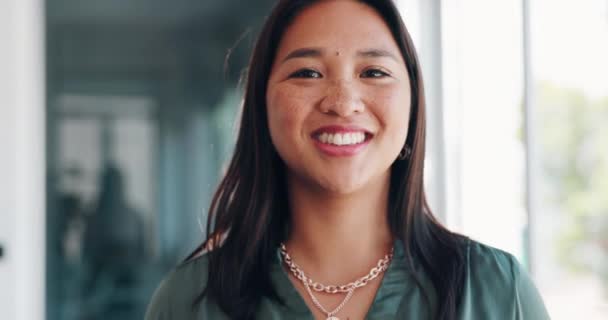 Feliz Corporativa Cara Mujer Negocios Trabajo Legal Sonrisa Motivadora Abogada — Vídeo de stock