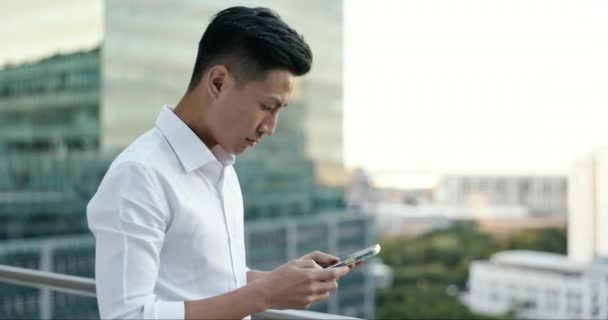 Homme Asiatique Entreprise Ville Téléphone Sur Toit Immeuble Bureaux Pour — Video