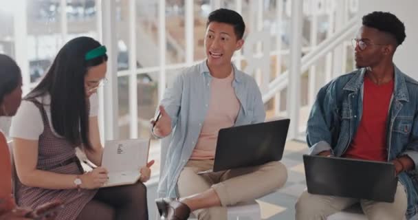 Marketing Digital Laptop Pessoas Uma Reunião Planejamento Seo Objetivos Vendas — Vídeo de Stock