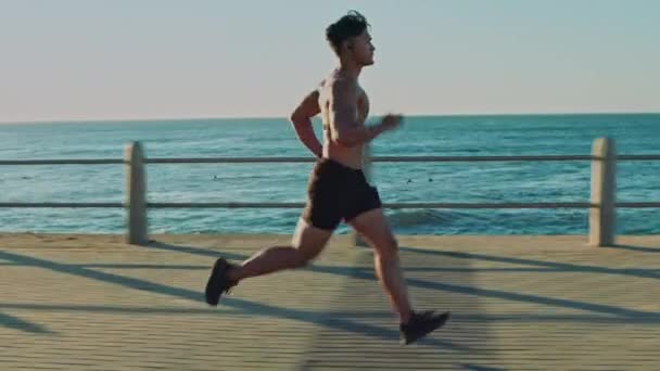 Біг Пляжна Фітнес Чоловік Займаються Спортом Фізичними Вправами Марафонськими Тренуваннями — стокове відео