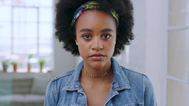 Black Woman Serious Face Thinking Portrait Entrepreneur Future Creative Startup — Stock Video