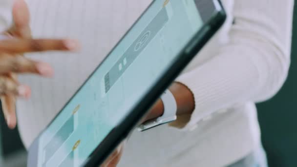 Développeur Mains Tablette App Design Écran Pour Développement Logiciels Stratégie — Video