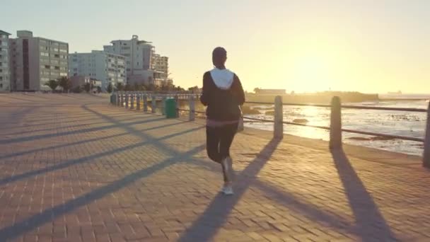 Woman Runner Islam Beach Hijab Summer Sunset Health Fitness Wellness — Stock Video