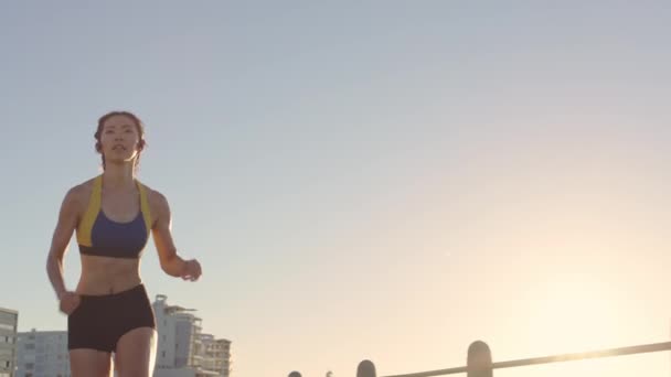 Mulher Corredor Cidade Luz Sol Para Fitness Saúde Corpo Verão — Vídeo de Stock