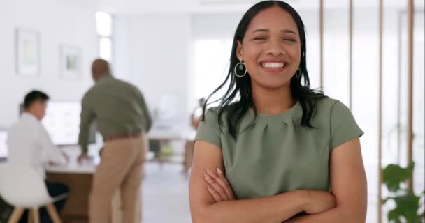 Face Business Black Woman Arms Crossed Smile Confident Office Portrait — Stock Video