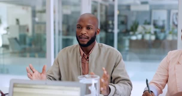 Beszélgetés Találkozó Fekete Ember Beszél Üzletemberek Tervezés Stratégia Ötletelés Ötletek — Stock videók