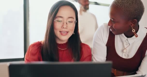 Geschäftsfrauen Laptop Oder Tablet Teamarbeit Digitaler Marketingplanung Oder Branding Strategie — Stockvideo