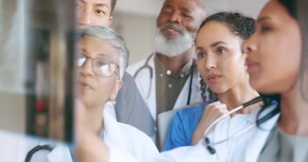 Lékaři Zdravotní Sestry Nebo Nemocnice Setkání Rentgen Plánování Operací Lékařské — Stock video