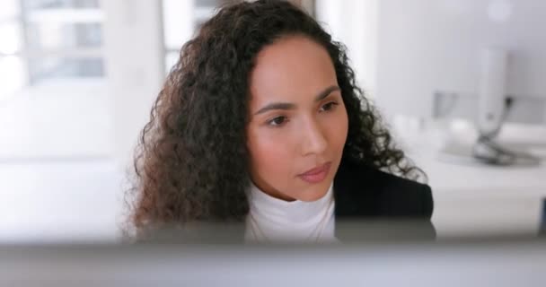 Búsqueda Ordenador Cara Mujer Negocios Oficina Para Diseño Web Análisis — Vídeos de Stock