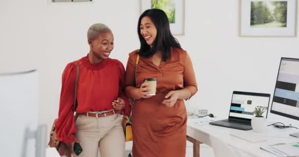 Расслабьтесь Счастливы Женщины Кофе Перерыв Работе Говорить Общение Связи Разговоре — стоковое видео
