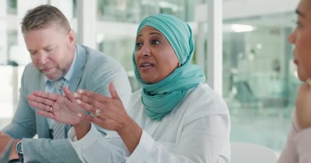 Μουσουλμάνοι Επικοινωνιακοί Επιχειρηματικοί Άνθρωποι Ένα Σχεδιασμό Συνάντησης Μιλώντας Μιλώντας Για — Αρχείο Βίντεο