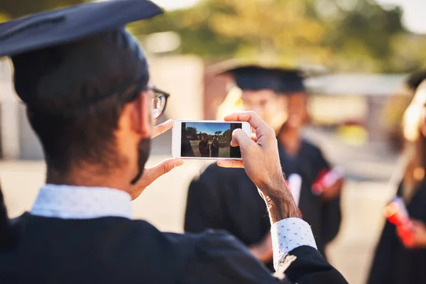 Whats Milestone Memories Group Students Taking Pictures Mobile Phone Graduation — Stock Photo, Image