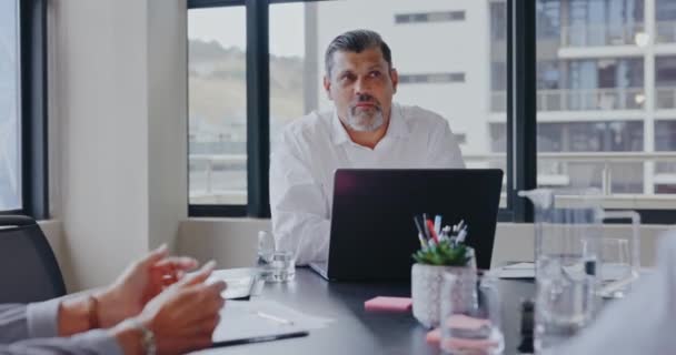 Senior Business Ceo Laptop Eller Styrelserum Möte Företagets Finansiella Planering — Stockvideo