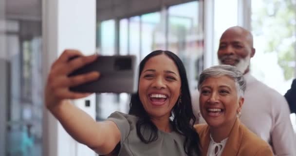 Gente Negocios Teléfono Equipo Diversidad Selfie Para Redes Sociales Sobre — Vídeos de Stock