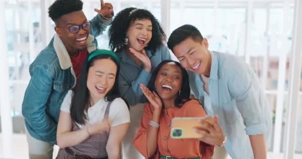 Sonríe Amigos Selfies Con Gente Negocios Teléfono Para Trabajo Equipo — Vídeos de Stock