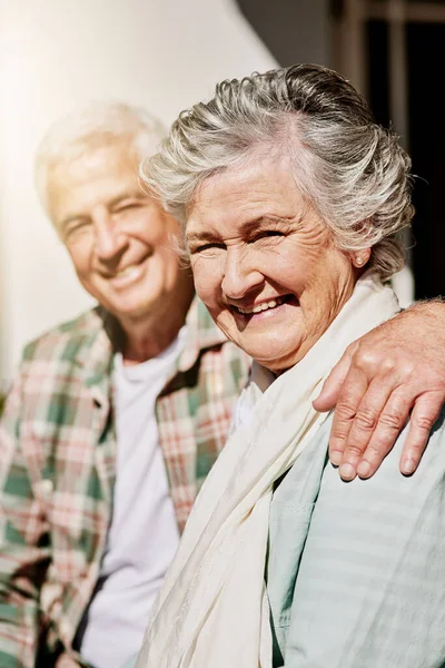 stock image Hes my hubby and he makes me happy. a happy senior couple relaxing together outdoors