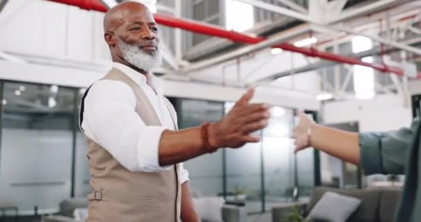 Black Man Team Handshake Business Celebration Partnership Group Project Target — Stock Video