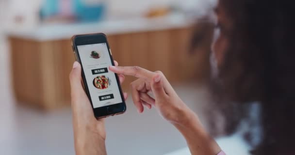 Ecommerce Smartphone Dan Layanan Pengiriman Makanan Dengan Wanita Bisnis Dan — Stok Video