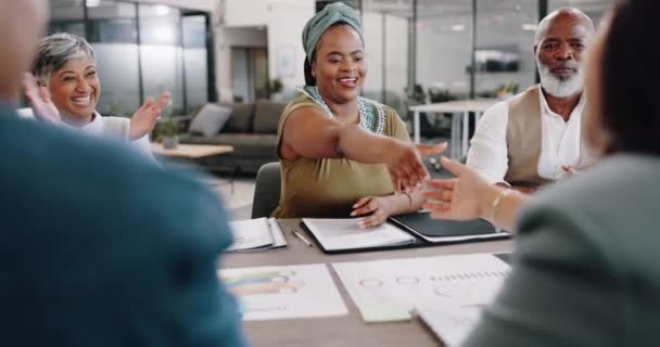 Kadın Ortaklık Için Sıkışma Modern Ofiste Marka Kiralama Veya Anlaşma — Stok video