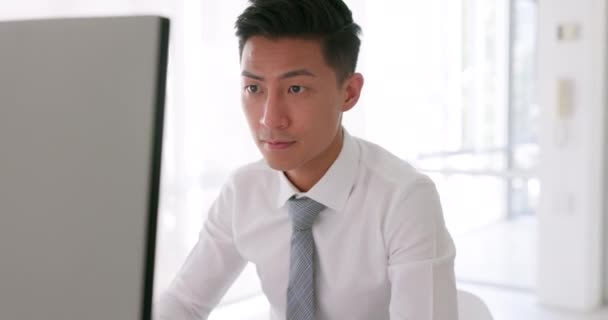 Tarefa Completo Relaxar Com Homem Asiático Negócios Trabalho Seu Computador — Vídeo de Stock