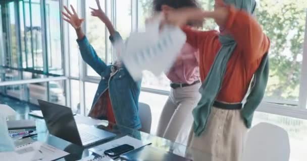 Sukses Tujuan Atau Karyawan Membuang Kertas Untuk Memenuhi Target Kpi — Stok Video