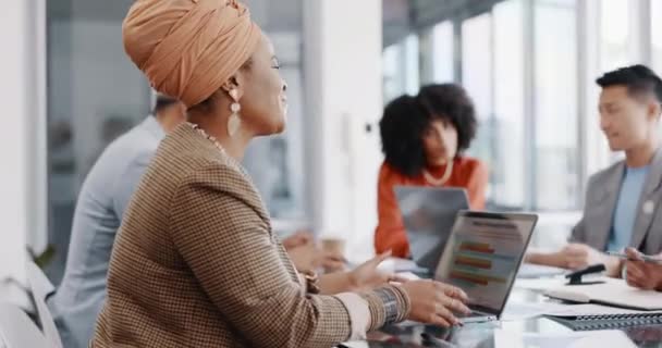 Twarz Biznes Czarna Kobieta Spotkaniu Burza Mózgów Planowanie Biurze Zespół — Wideo stockowe