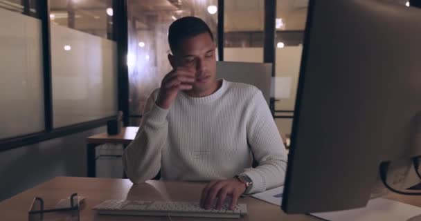 Business Stress Man Computer Night Office Headache Startup Male Entrepreneur — Vídeo de stock