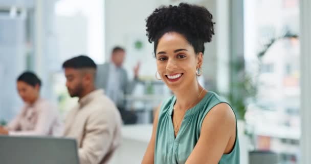 Cara Mujer Negra Gerente Edificio Oficinas Con Objetivos Profesionales Mentalidad — Vídeos de Stock