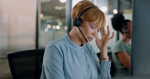 Business Call Center Woman Stress Headache Customer Support Female Agent — Stockvideo