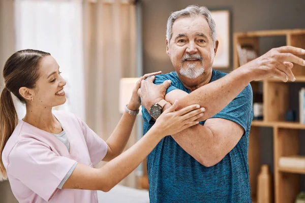 Senior Man Nurse Physiotherapy Home Visit Healthcare Recovery Healing Stretching — Stock Photo, Image