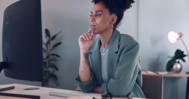 Computer Thinking Black Woman Typing Office Writing Email Night Working — Stock Video
