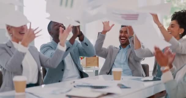 Business People Throwing Paper Success Meeting Winner Finance Planning Company — Vídeo de Stock