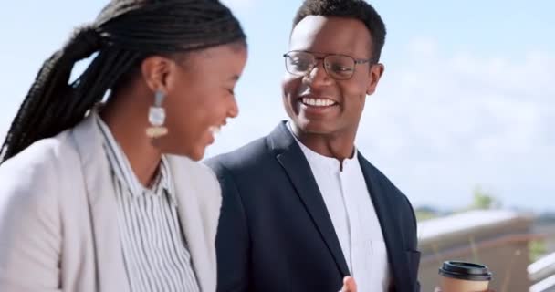 Business Black Woman Black Man Relax Rooftop Talking Speaking Jokes — Vídeos de Stock
