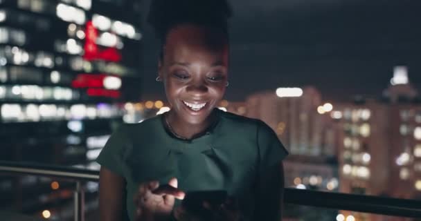 Smartphone City Night Night Business Woman Website Global Networking Trading — Vídeo de Stock
