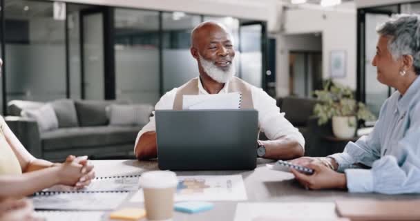 Senior Black Man Leader Business Meeting Business People Collaboration Project — Vídeo de Stock