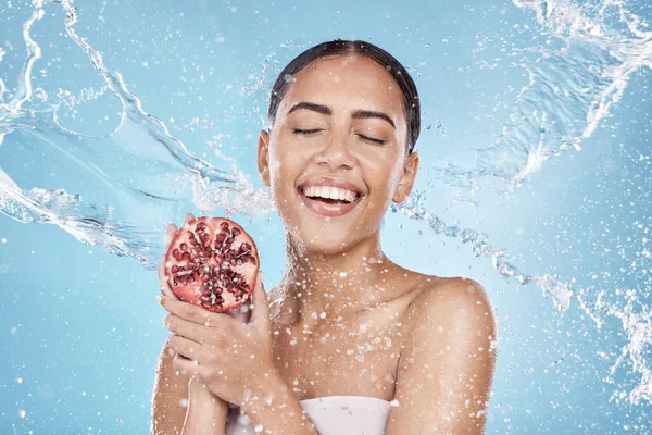 Skincare Water Splash Woman Pomegranate Studio Healthy Organic Natural Face — Foto Stock