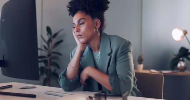 Business Computer Woman Tired Headache Burnout Work Schedule Planning Office — Vídeo de Stock