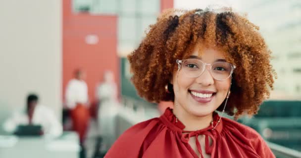 Azotea Feliz Cara Mujer Negocios Con Sonrisa Confianza Orgullo Crecimiento — Vídeo de stock