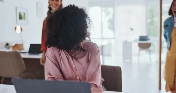Дай Пять Вау Счастливый Черный Женщина Успехом Праздновании Целей Цифрового — стоковое видео
