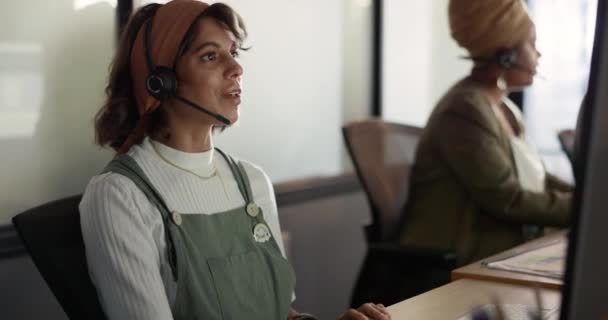 Telemarketing Call Center Dan Wajah Seorang Wanita Layanan Pelanggan Crm — Stok Video