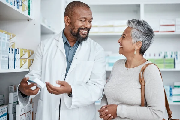 Medicine Shopping Pharmacist Helping Old Woman Healthcare Advice Medical Pills — Stockfoto