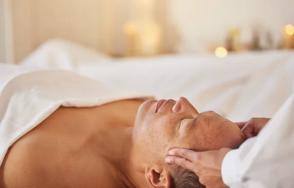 Spa Man Massage Wellness Luxury Relax Health Peace Lying Table — Stockfoto