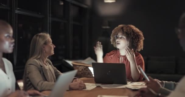 Night Business People Meeting Collaboration Office Teamwork Kpi Documents Deadline — Stockvideo