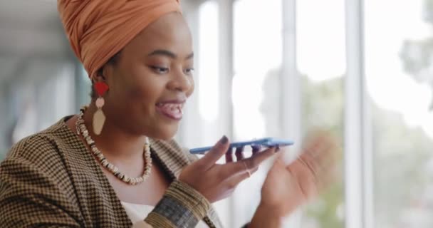 Black Woman Face Phone Call Speaker Phone Communication Networking Negotiation — Vídeos de Stock