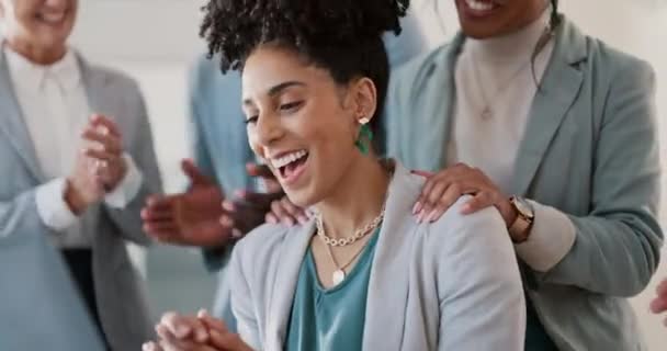 Applaus Viering Zakenvrouw Met Goed Nieuws Prestatie Jobpromotie Kantoor Happy — Stockvideo
