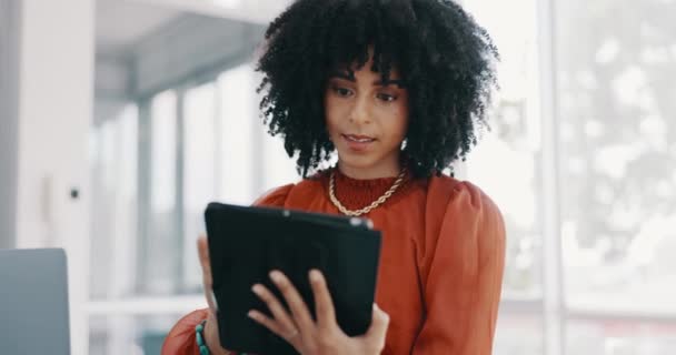 Search Tablet Communication Business Woman Social Media Networking Digital Marketing — Vídeos de Stock