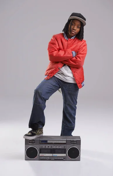 Тебе Студійний Знімок Молодого Хлопчика Одягненого Хіп Хоп Одяг — стокове фото