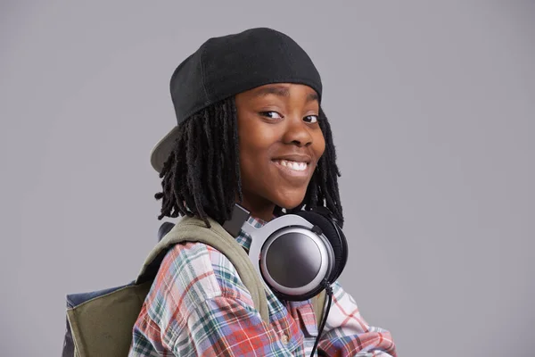 Улюблена Пісня Афроамериканець Який Слухає Музику Через Навушники — стокове фото