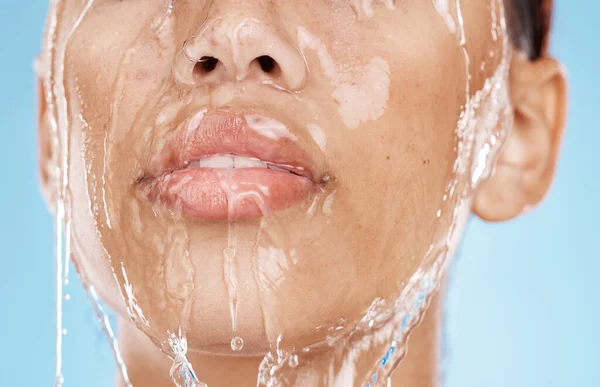 Woman Washing Face Water Drops Skincare Blue Background Studio Lips — Foto Stock